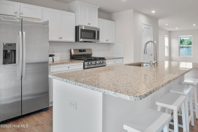 Foto del edificio - 3111 Edgehill Dr