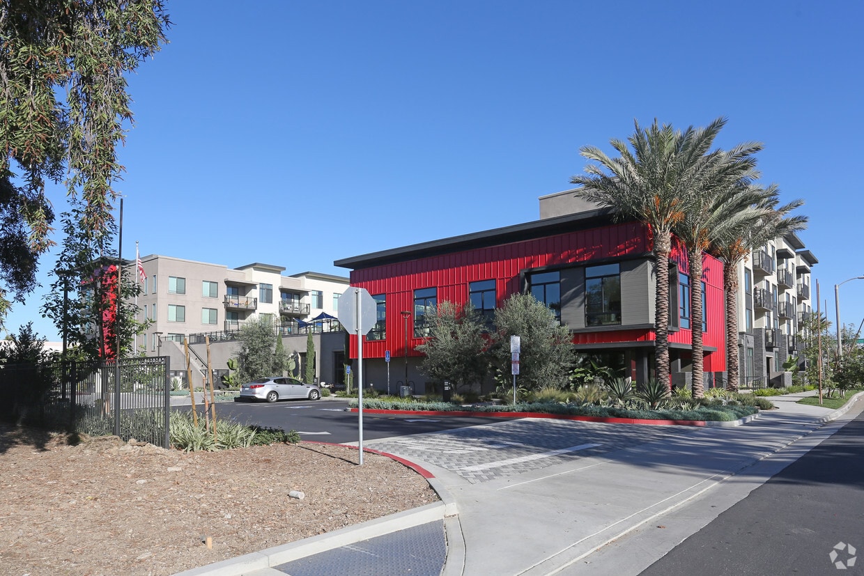 Building Photo - Parc Derian