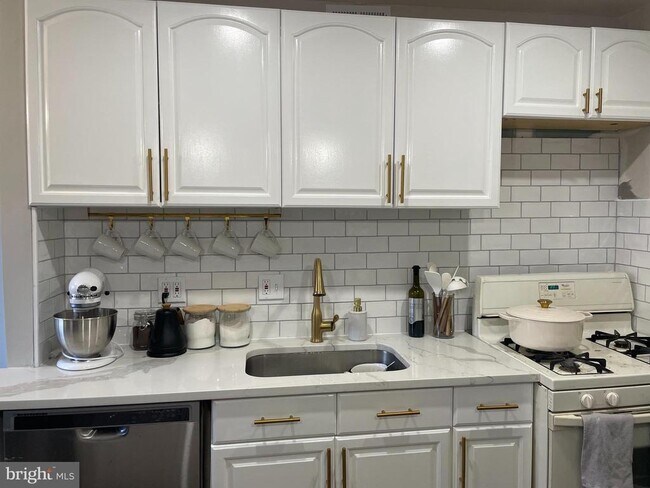 Foto del edificio - 12207 Braxfield Ct