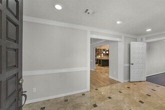 Building Photo - 5147 Beechnut St