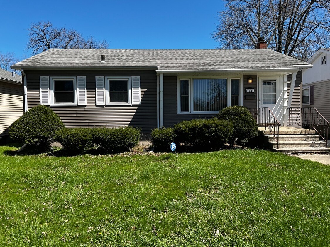 17847 Lorenz Ave, Lansing, IL 60438 House Rental in Lansing, IL
