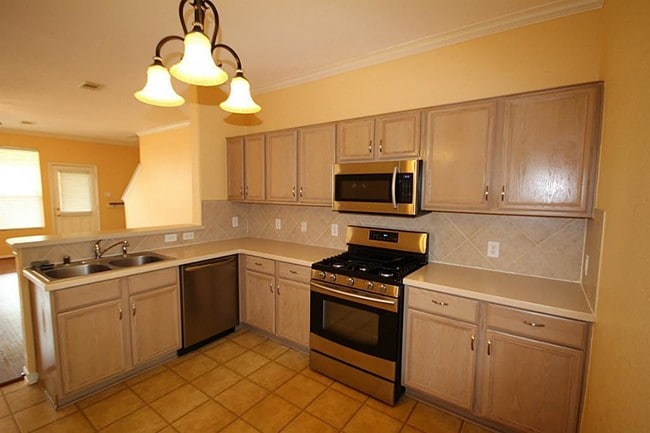 Building Photo - 2710 Yestereve Ct