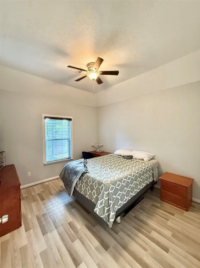 Foto del edificio - 17501 Deer Creek Dr
