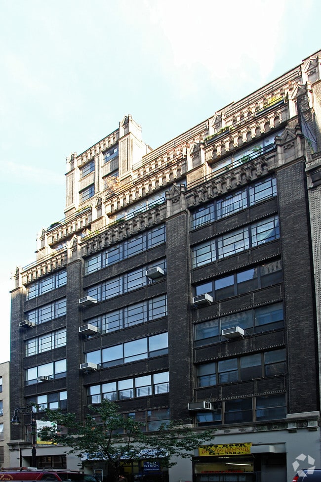 Building Photo - The Courant