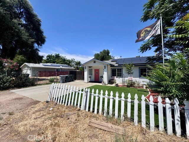 Foto principal - 21638 Grand Ave