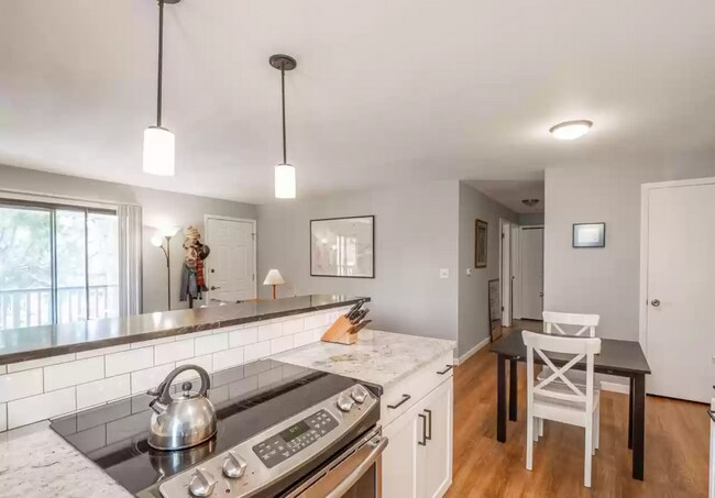 Foto del edificio - CHARMING 2 Bed 2 Bath Condo in Boulder - Available August 7th!