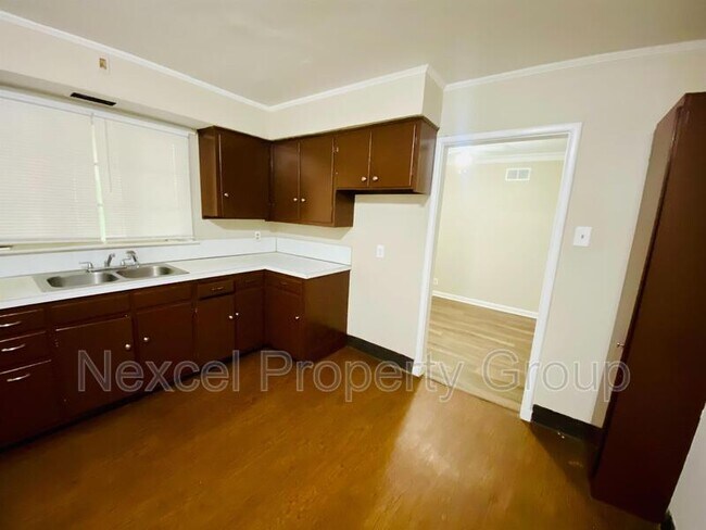 Foto del edificio - 800 Lydgate Rd