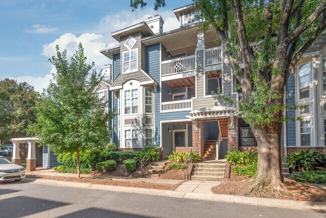 Foto del edificio - Cozy 1 Bedroom Condo Located In Dilworth &...