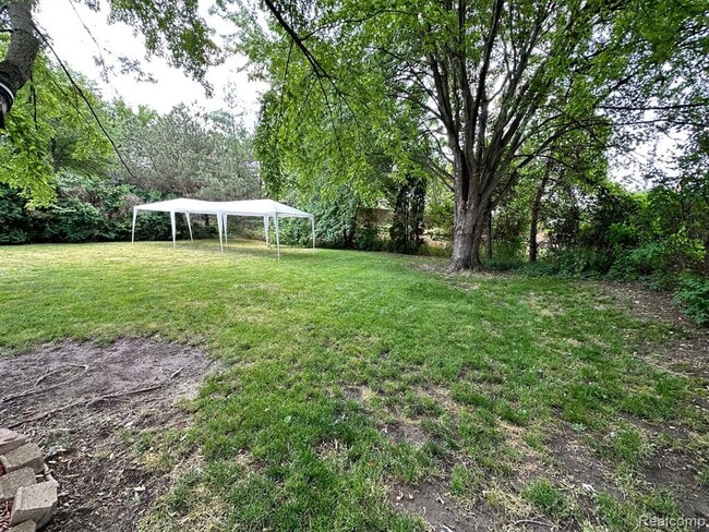Building Photo - 3008 Primrose Dr