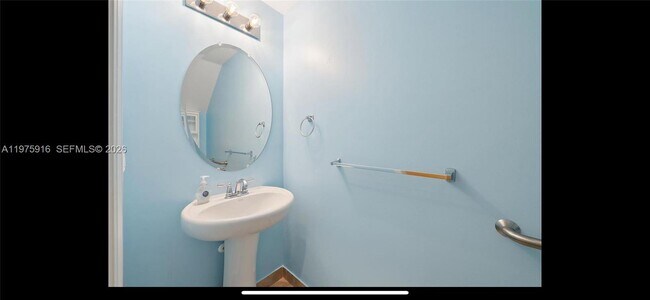 Foto del edificio - 259 SW 7th Ct