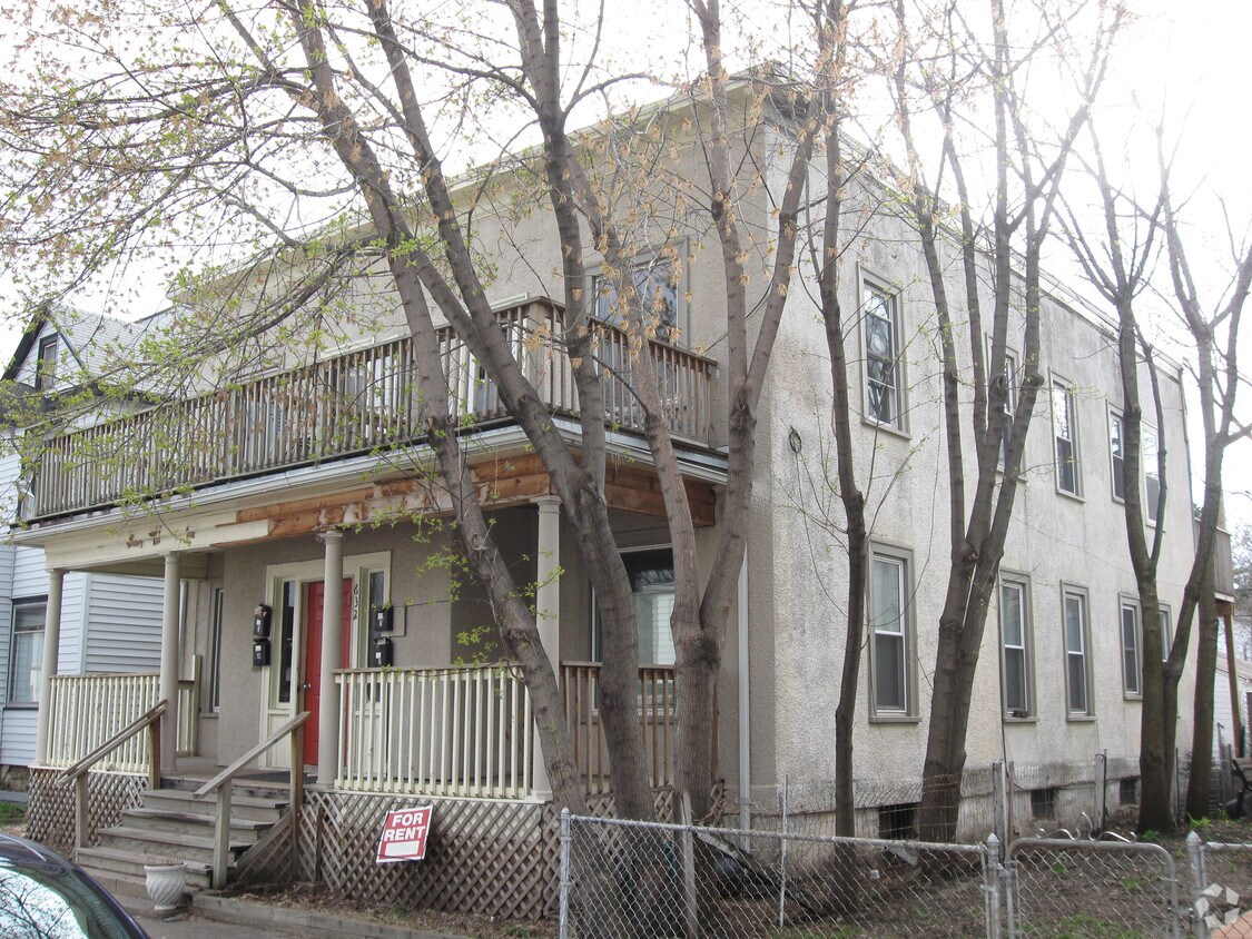 Building Photo - 632 Adams St NE