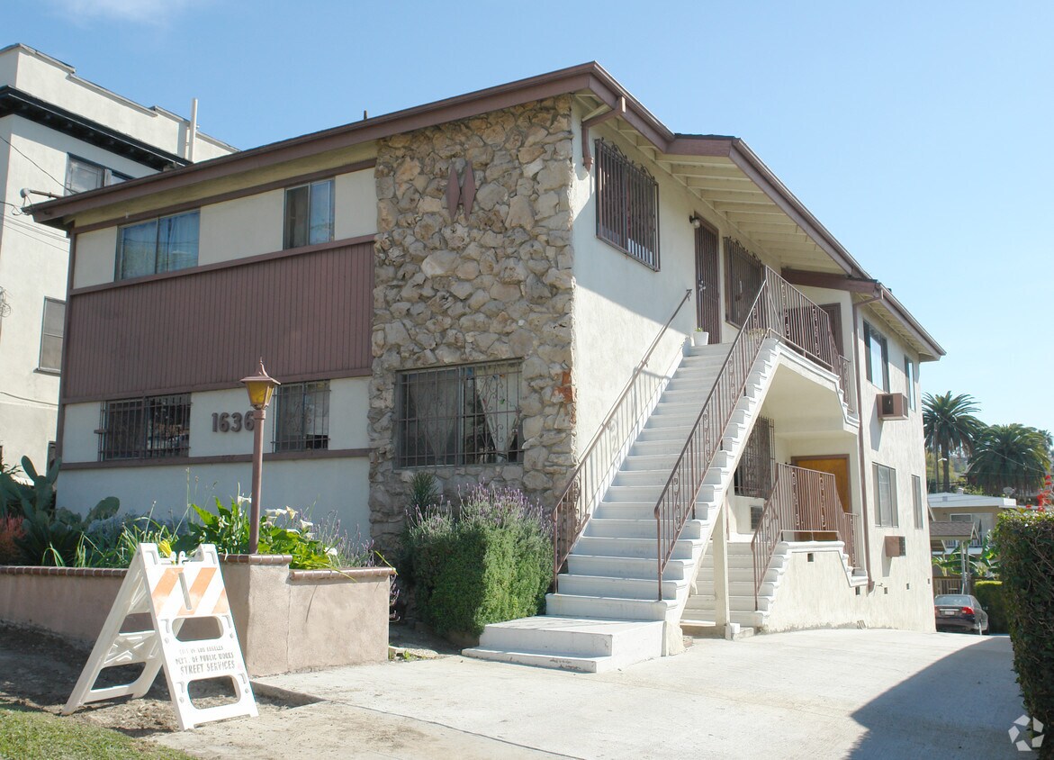Foto del edificio - 1636 Edgecliffe Dr