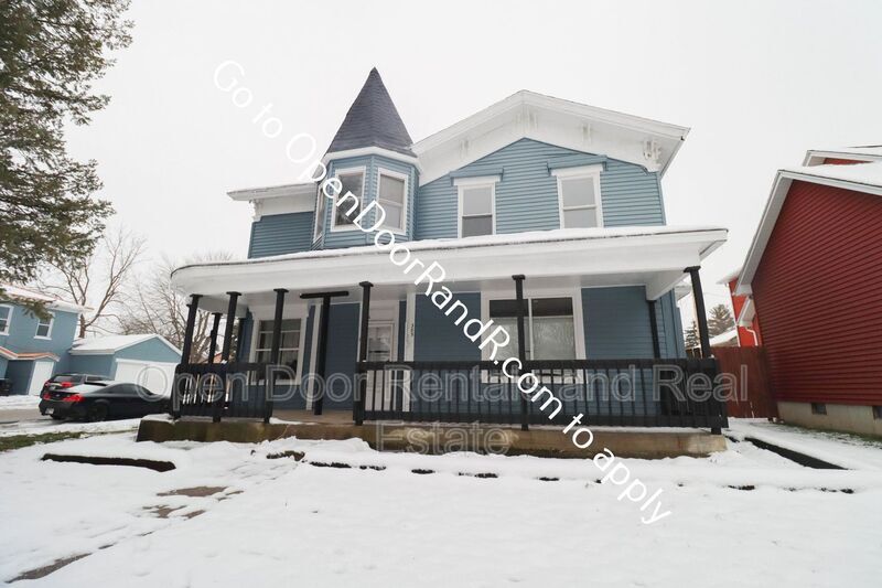 Primary Photo - 385 S Wayne St