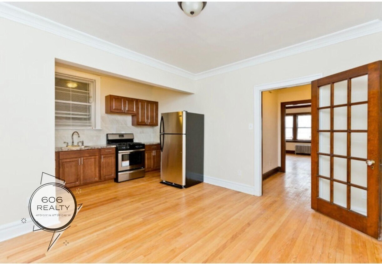 Primary Photo - Bright Updated Units on Grove!