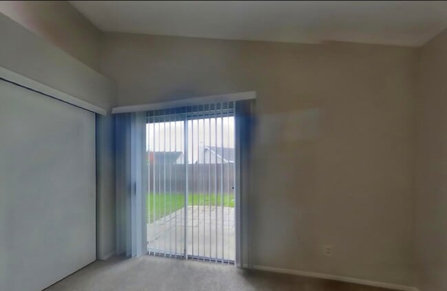 Foto del edificio - Fully updated charming home ready now!