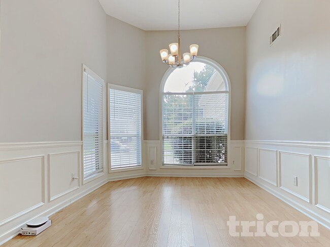 Building Photo - 2570 Harbins Mill Dr