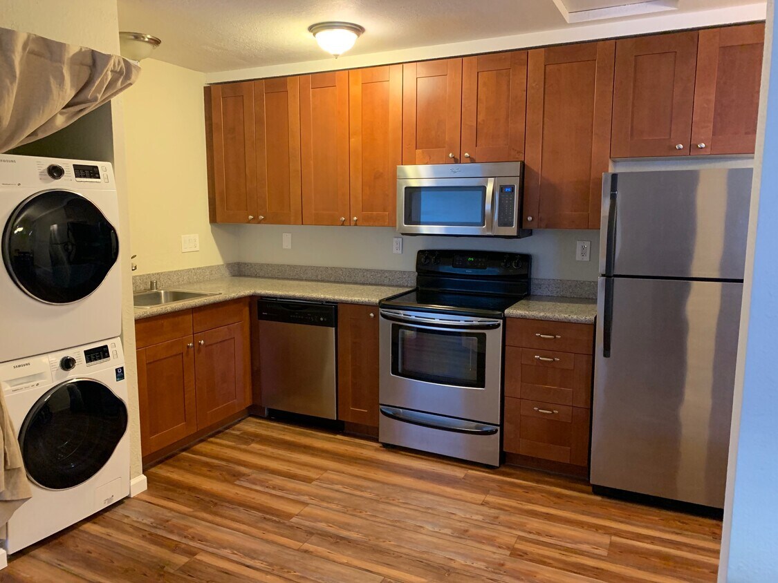 820 Casanova Ave Unit 7, Monterey, CA 93940 Condo for Rent in