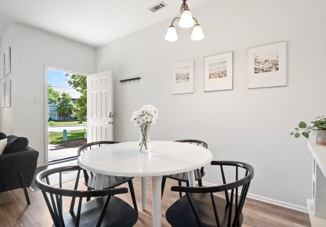Foto del edificio - 4109 Westminster Pl