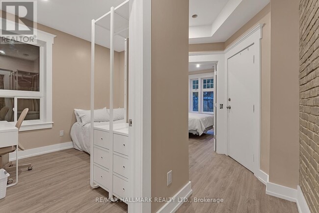 Building Photo - 216 Seaton St