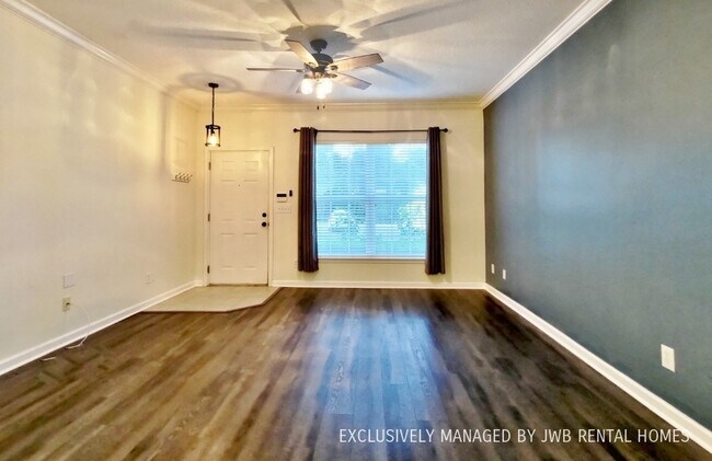 Foto del edificio - 3461 Lone Tree Ln