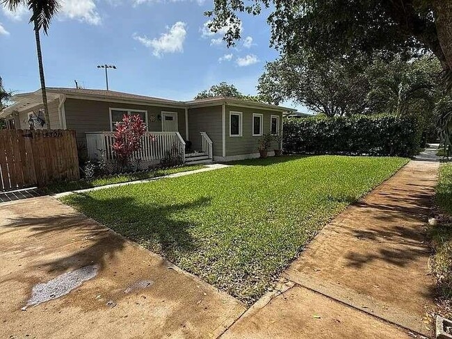 Foto del edificio - 4301 SW 60th Pl