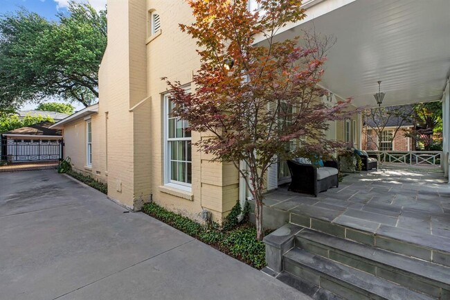 Building Photo - 4664 Livingston Ave