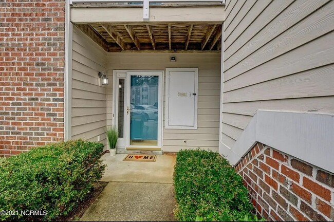 Building Photo - 906 Litchfield Way