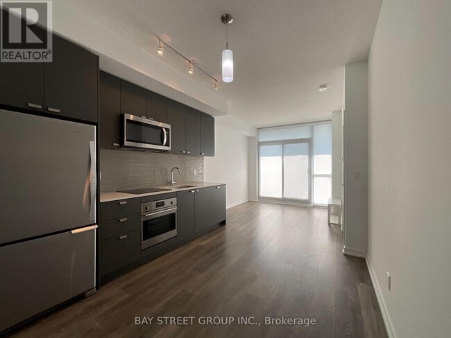 Building Photo - 56 Forest Manor Rd