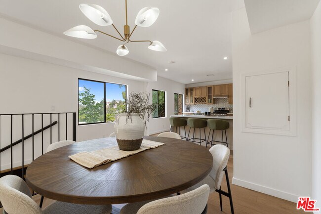 Foto del edificio - 8506 Oak Ct