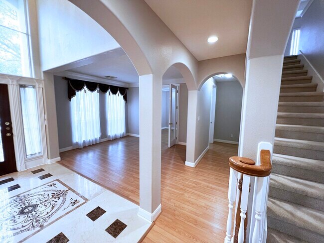 Foto del edificio - 5315 Ridgewood Reef