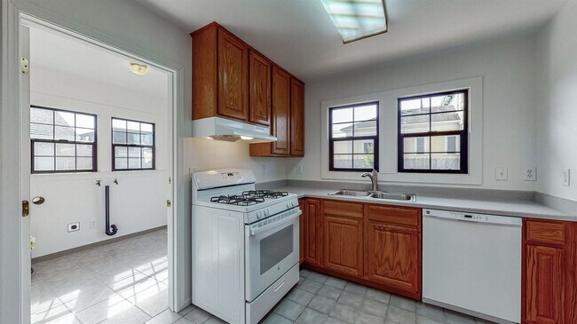 Building Photo - 2325 California St