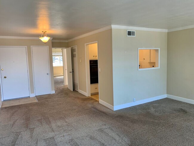 Foto del edificio - 192 Sloat Ave