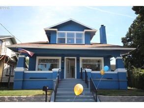 Building Photo - 3312 SE 23rd Ave