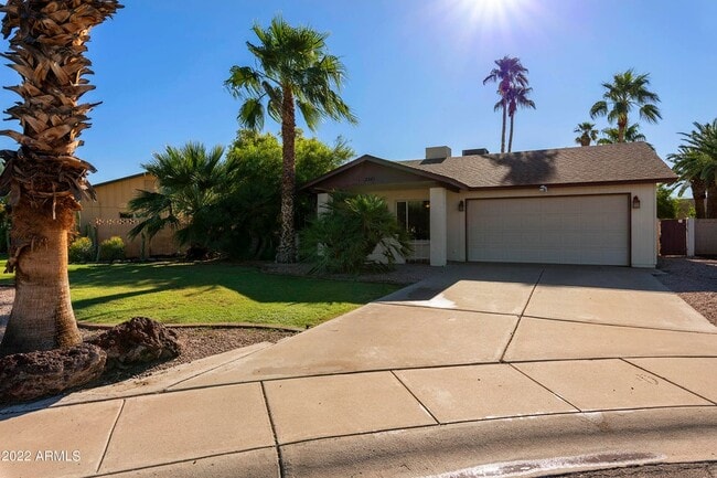 Photo - 2361 E Riviera Dr House