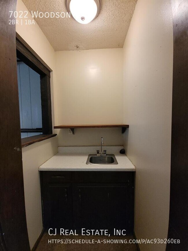 Building Photo - 7022 Woodson-