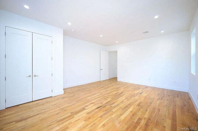 Foto del edificio - 105 Wyona St