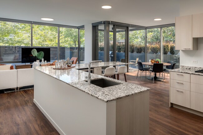 Foto del edificio - 3476 N Broadway