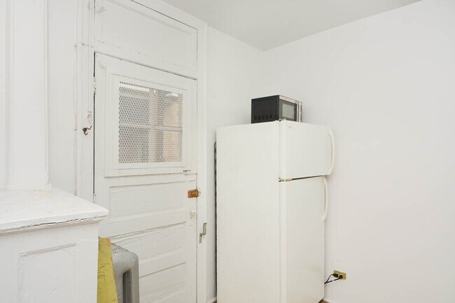 Foto del edificio - 2332 N Spaulding Ave