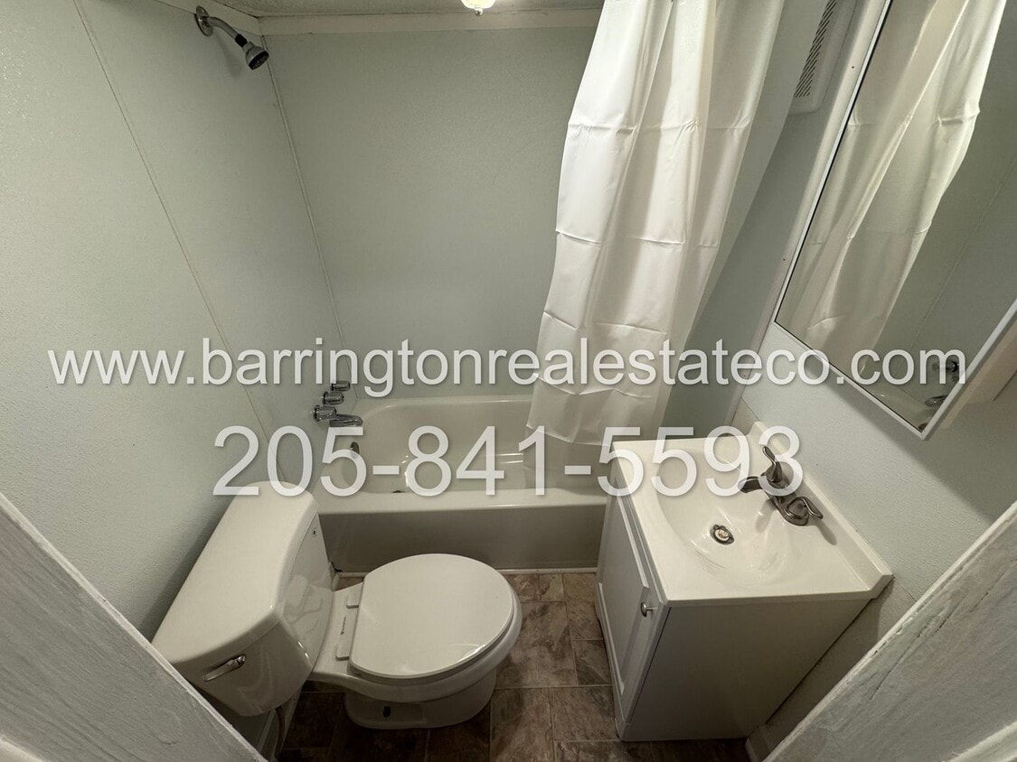 Building Photo - 3314 Avenue E