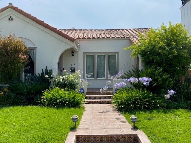 Foto principal - 814 N Gardner St