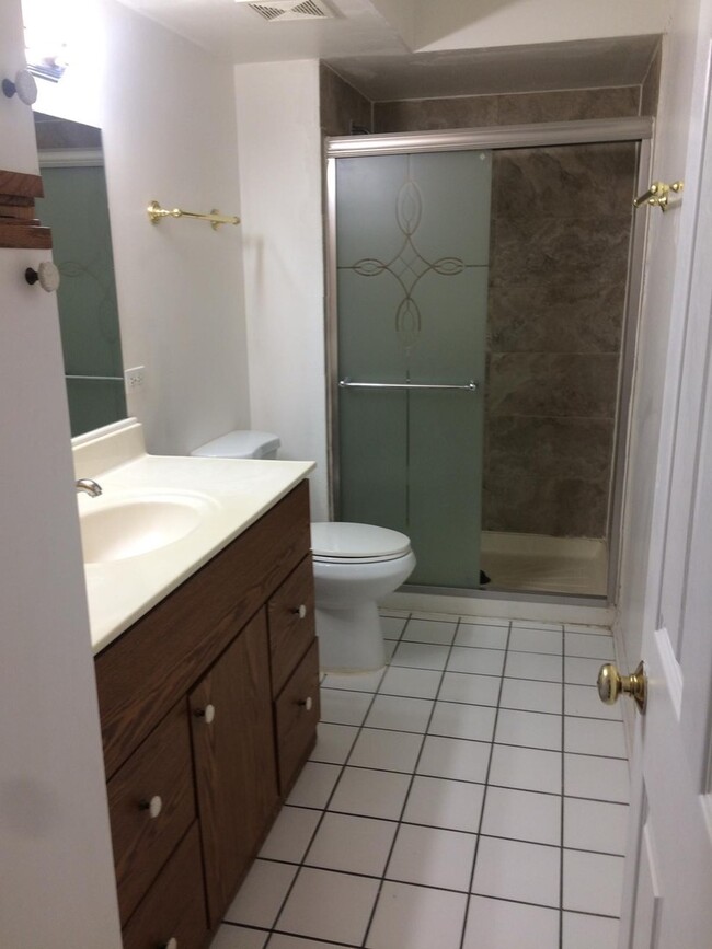 Foto del edificio - Updated 2 Bed 2 Bath near Ohare Airport