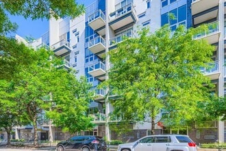 Building Photo - 1124 W Adams St
