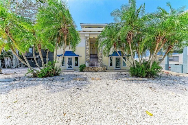 Building Photo - 101 Palm Ave