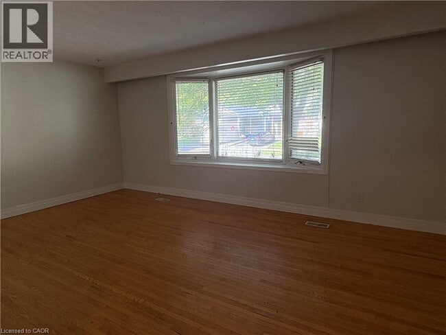 Building Photo - 551 Fallingbrook Dr