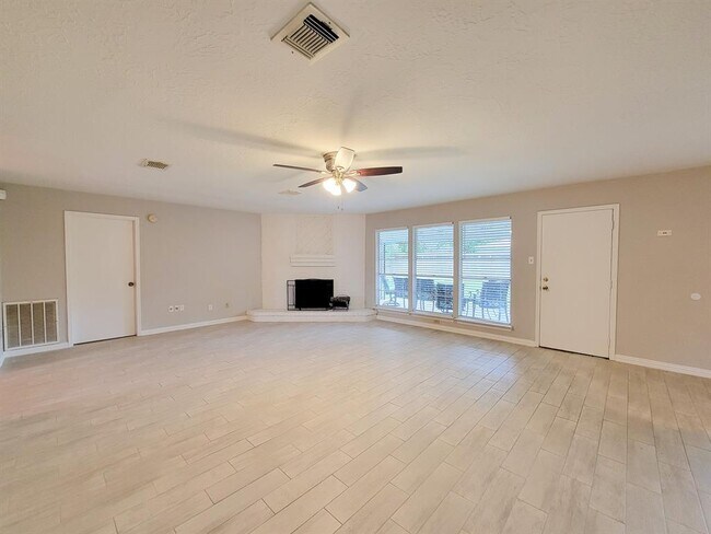 Foto del edificio - 16314 Golden Sage Ln