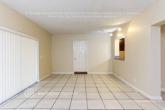 Building Photo - 520 NW 43rd Ave