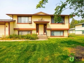 Building Photo - 13211 E Skyview Ave