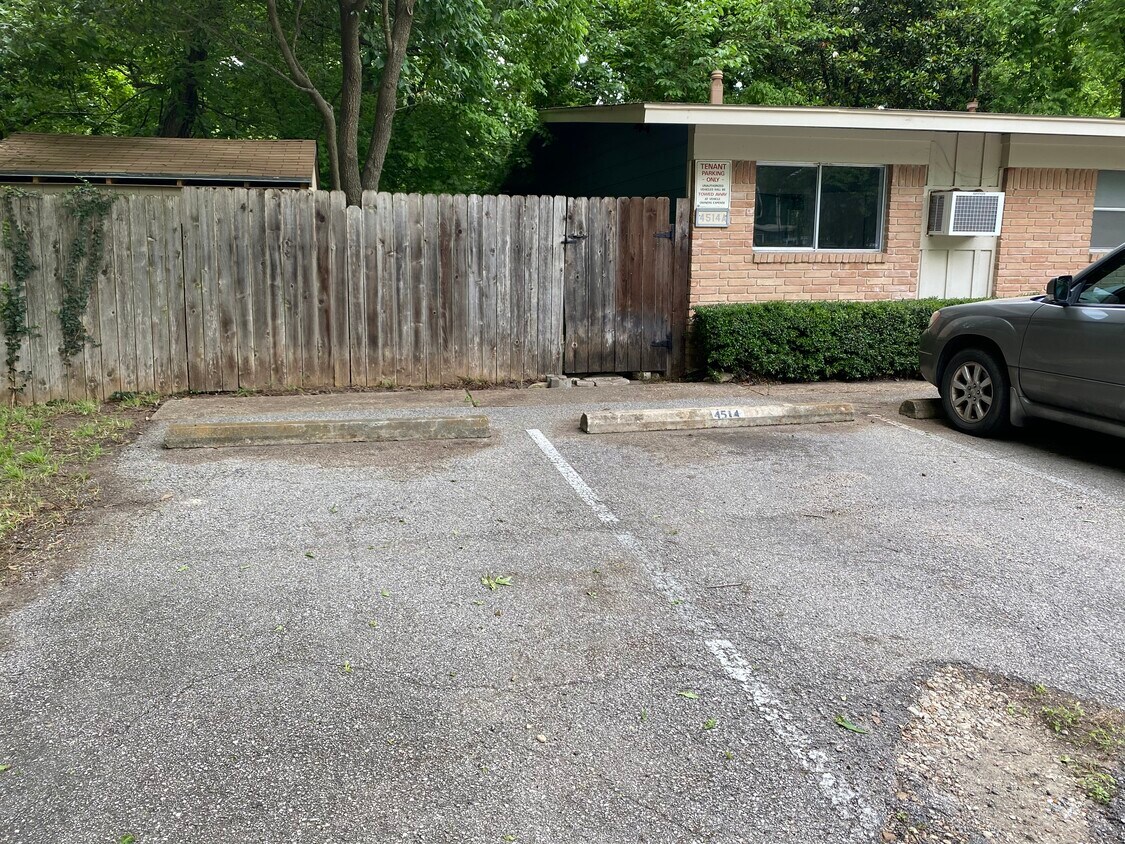 Parking spot and duplex - 4514 Speedway