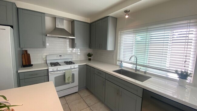 Building Photo - 10832 Caravelle Pl