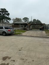 Building Photo - 5831 Dylan Dr